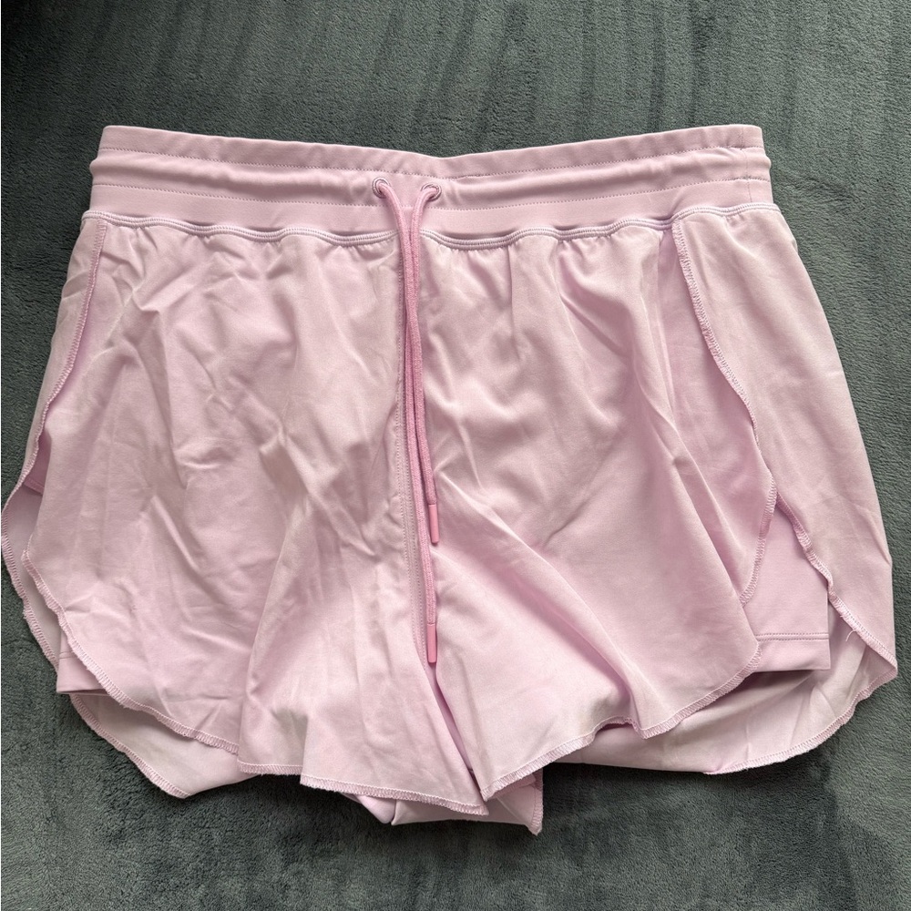 Senita Athletics Madeline Shorts in Soft Orchid